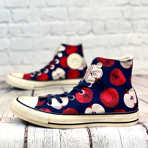 converse apple print